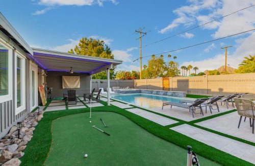 Camelback East House | Sunsets on 11th by AvantStay Resort-Style Pool Hot Tub Game Room