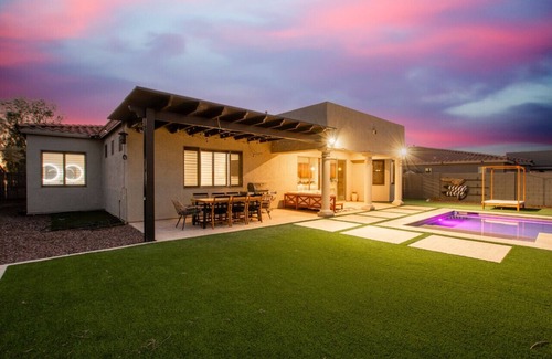 South Mountain House | Sunsets on South Mountain |Pool | Modern