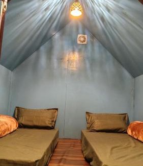 Old Manali Bed & Breakfast | Sunshine Cafe