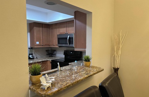 Palmer Ranch Villa | Sunshine Get Away! Pool, Beach & Fun! Near Siesta Key! King Size Bed!