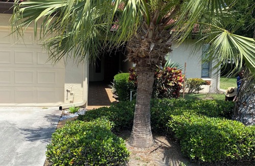 Palmer Ranch Villa | Sunshine Get Away! Pool, Beach & Fun! Near Siesta Key! King Size Bed!