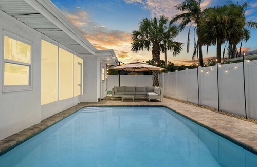 Bay Crest Park Apartment | Sunshine, Paradise! Pool, Patio, & Prime Location!