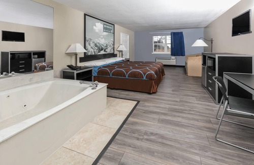South Arlington Hotel | Super 8 by Wyndham Arlington Near AT&T Stadium