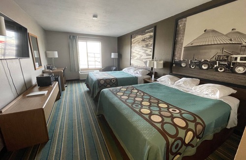 Beaver Dam Hotel | Super 8 by Wyndham Beaver Dam