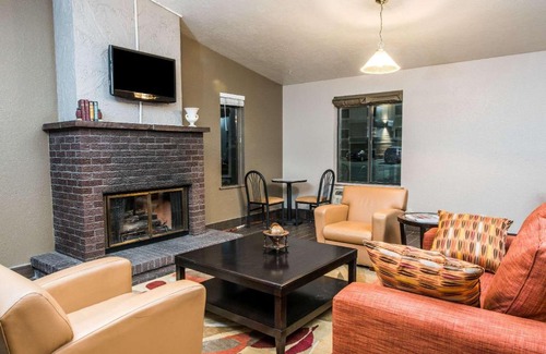 Boise Hotel | Super 8 by Wyndham Boise
