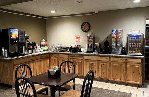 Boise Hotel | Super 8 by Wyndham Boise