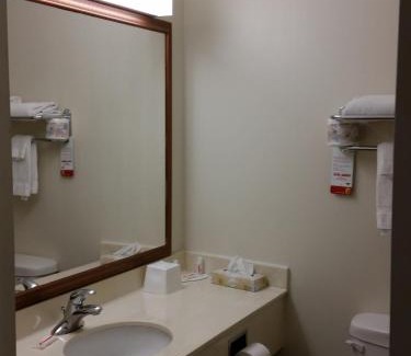 Elizabethtown-Kitley Hotel | Super 8 by Wyndham Brockville