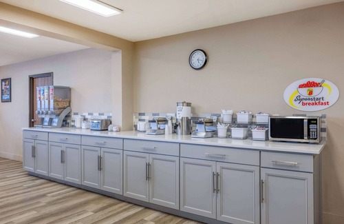Butte Hotel | Super 8 by Wyndham Butte MT