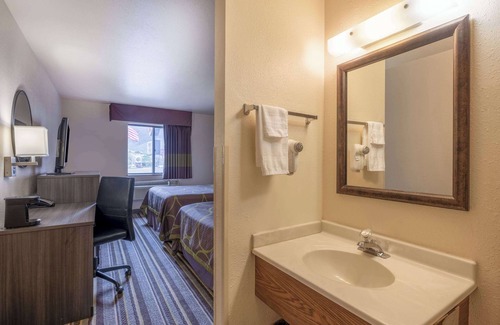 Butte Hotel | Super 8 by Wyndham Butte MT