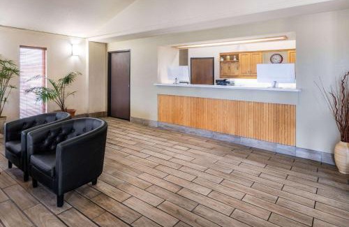 Cheyenne Hotel | Super 8 by Wyndham Cheyenne WY