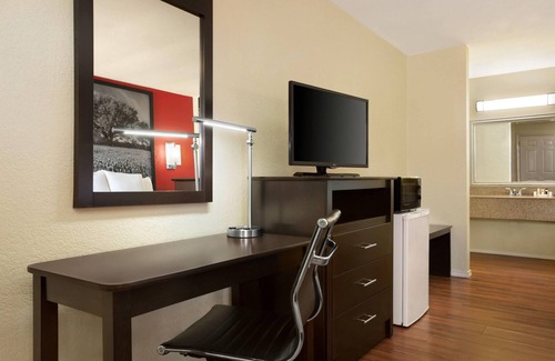 Corsicana Hotel | Super 8 by Wyndham Corsicana