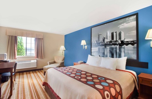 Defiance Hotel | Super 8 by Wyndham Defiance