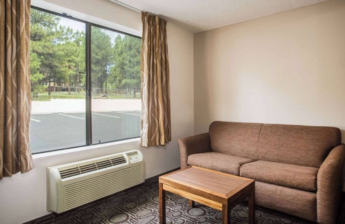 Flagstaff Hotel | Super 8 by Wyndham Flagstaff
