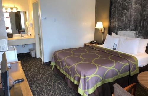 Fort Bragg Hotel | Super 8 by Wyndham Fort Bragg