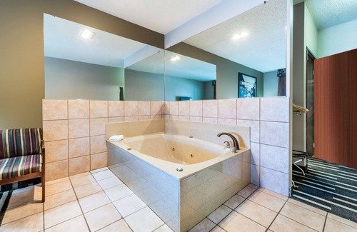 Fossil Creek Hotel | Super 8 by Wyndham Fort Worth North