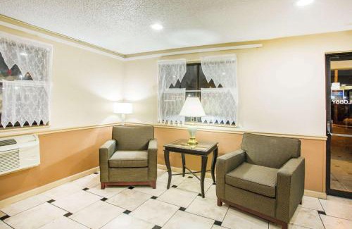 Harrisonburg Hotel | Super 8 by Wyndham Harrisonburg