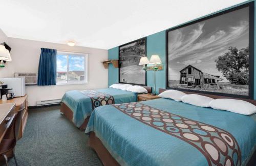 Huron Hotel | Super 8 by Wyndham Huron