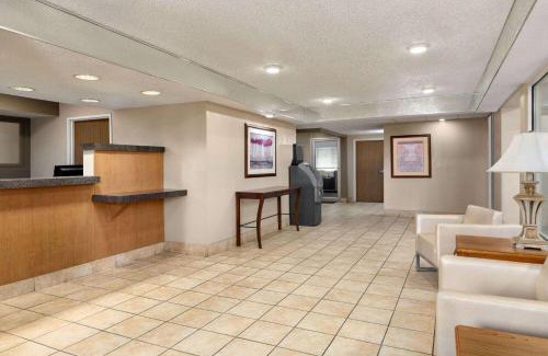 Joliet Hotel | Super 8 by Wyndham Joliet I-55 N/Chicago