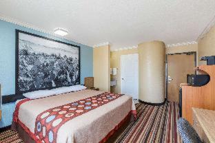 Midland Hotel | Super 8 by Wyndham Midland