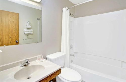 Mokena Hotel | Super 8 by Wyndham Mokena/Frankfort/I-80