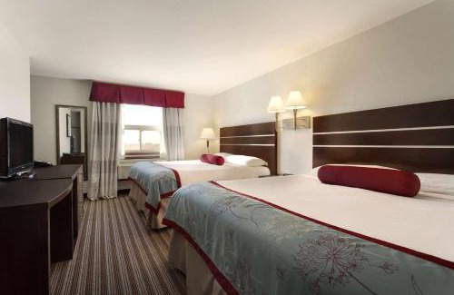 Saskatoon Downtown Hotel | Super 8 by Wyndham Saskatoon Near Downtown