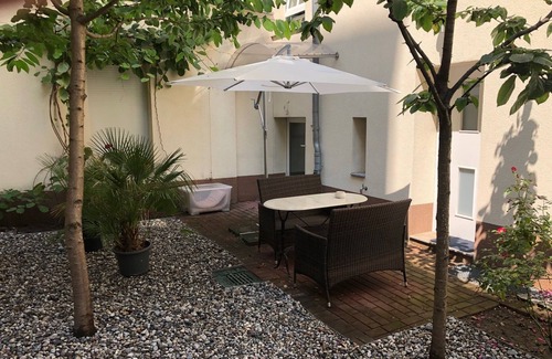 Moabit Apartment | Super * * * Apartment at the main station with garden, washing machine.