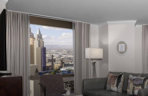 Las Vegas Strip Villa | Super Bowl weekend in Las Vegas at the Marriott Grand Chateau x Planet Hollywood