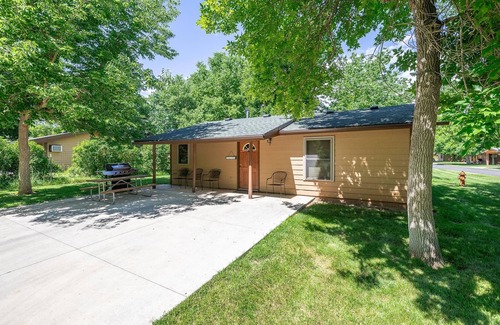 Rapid City Cabin | Super Clean Cabin Thirty Minutes from Mt Rushmore - In Rapid City On Canyon Lake Thirty Minutes from Mt Rushmore