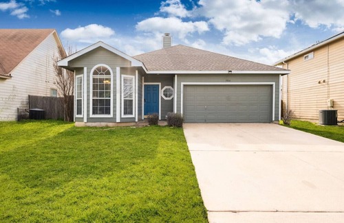 Georgetown House | Super Clean/Fun Environment! Low Cleaning Fee!