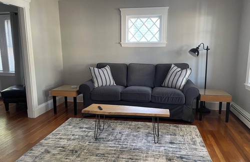 Melrose House | Super Family Friendly home - Sleeps 5. Close to Boston and Salem MA