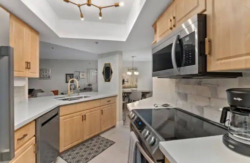 Biltmore Heights Condo | Super Host w/great reviews on Airbnb! II Biltmore Gorgeous Luxury Condo
