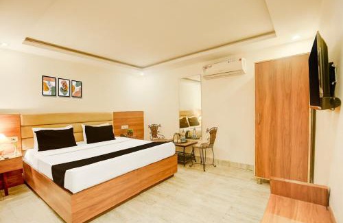 Zirakpur Hotel | Super Hotel O Chandigarh Road Formerly Royal Woods