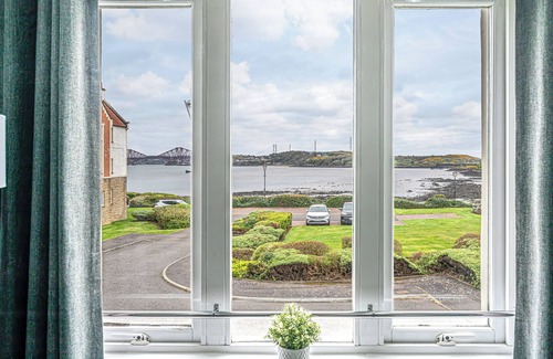 St. Davids Apartment | Super Prime Luxury Waterfront View D/Bay by Three Bridges Apartments
