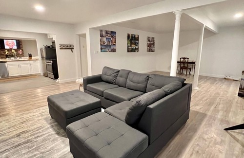 Shreveport House | Super Spacious 3 Bedroom House, w/2 Living Rooms and Close to Everything