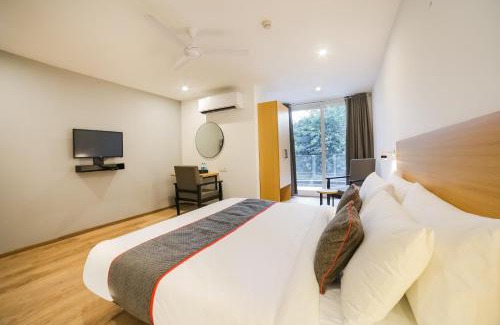 Gurugram Hotel | Super Townhouse Near Appu Ghar