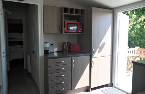 New Romney House | Superb 2 Bed Caravan, New Romney. Family friendly.