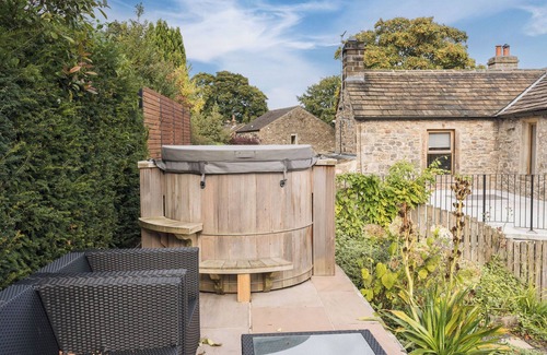 Hetton Cottage | Superb 3 bed cottage home in the pretty Dales Village of Hetton, with hot tub