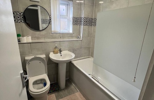 Woolwich Riverside Apartment | Superb 4-bedroom apartment with Garden and Lawn