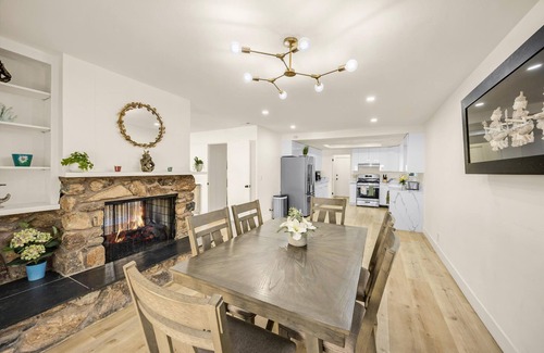 Placentia House | Superb 4-bedroom house/6 Beds 15 minutes to Disneyland!