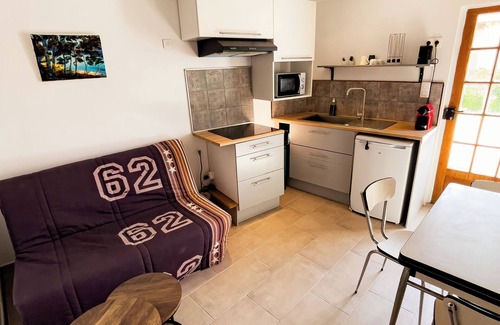 Le Castellet Apartment | Superb 4-pers T2 gîte 5mn from Castellet & Circuit Paul Ricard, 10mn from beach.
