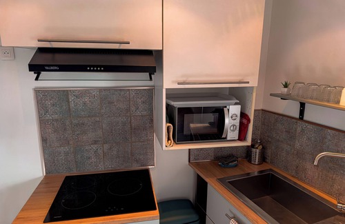 Le Castellet Apartment | Superb 4-pers T2 gîte 5mn from Castellet & Circuit Paul Ricard, 10mn from beach.
