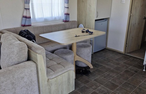 Kessingland House | Superb 8 berth caravan with decking at Kessingland Beach ref 90018BV