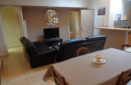 Callian House | Superb apartment of 90m², all comfort, terrace, forest, swimming pool