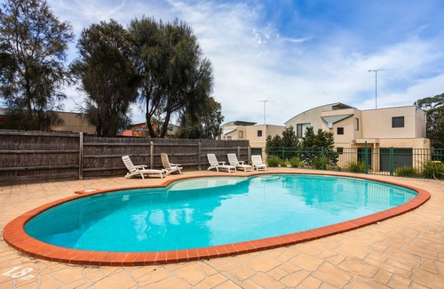 Anglesea House | Superb Central Location