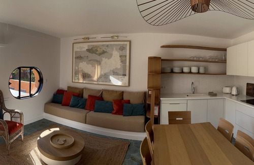 Porquerolles Apartment | Superb, charming, refurbished waterfront apartment overlooking the port
