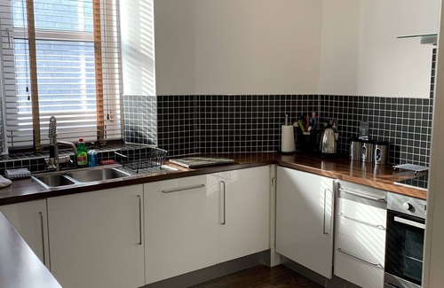 Central Aberdeen Apartment | Superb City Centre Three Bedroom Apartment At Howburn Residence