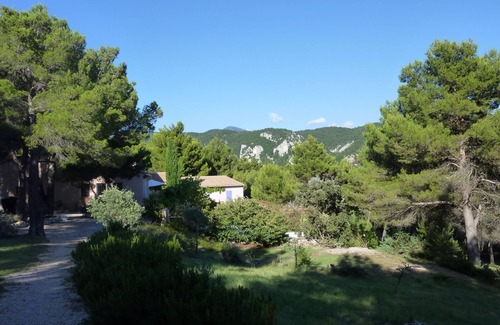 Le Barroux Apartment | Superb gite in Provence at the foot of Mont Ventoux