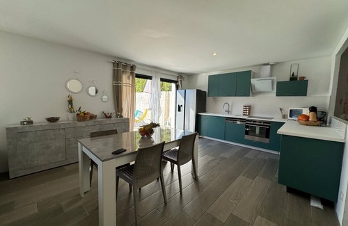 Avignon Villa | Superb house with garden and swimming pool close to transport links