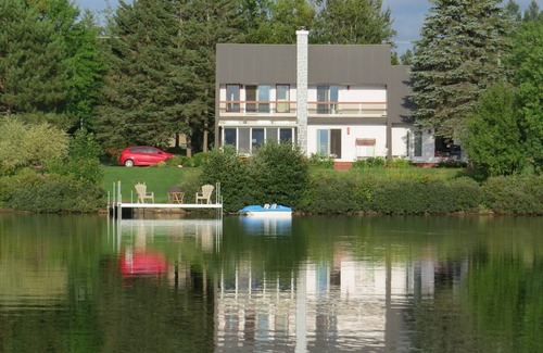 Lac-Etchemin House | SUPERB LAKEFRONT PROPERTY AND IDYLLIC SETTING FOR A MEMORABLE STAY