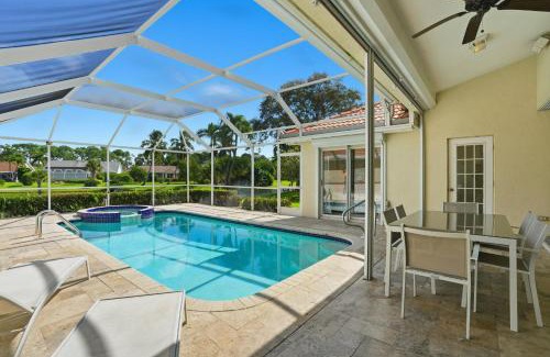 Central Naples Villa | SUPERB LAKESIDE VILLA WITH PRIVATE POOL NAPLES